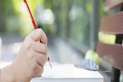 本科有学位能报考图书馆学在职研究生吗？